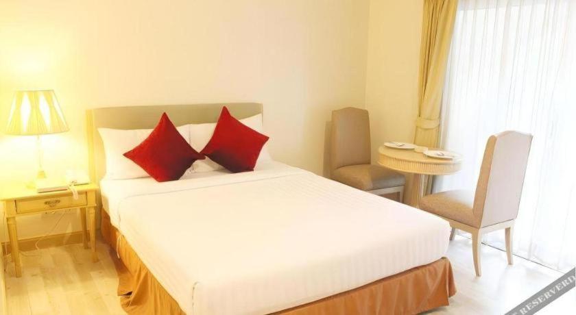 Romance Hotel Srinakarin Bangkok Eksteriør bilde