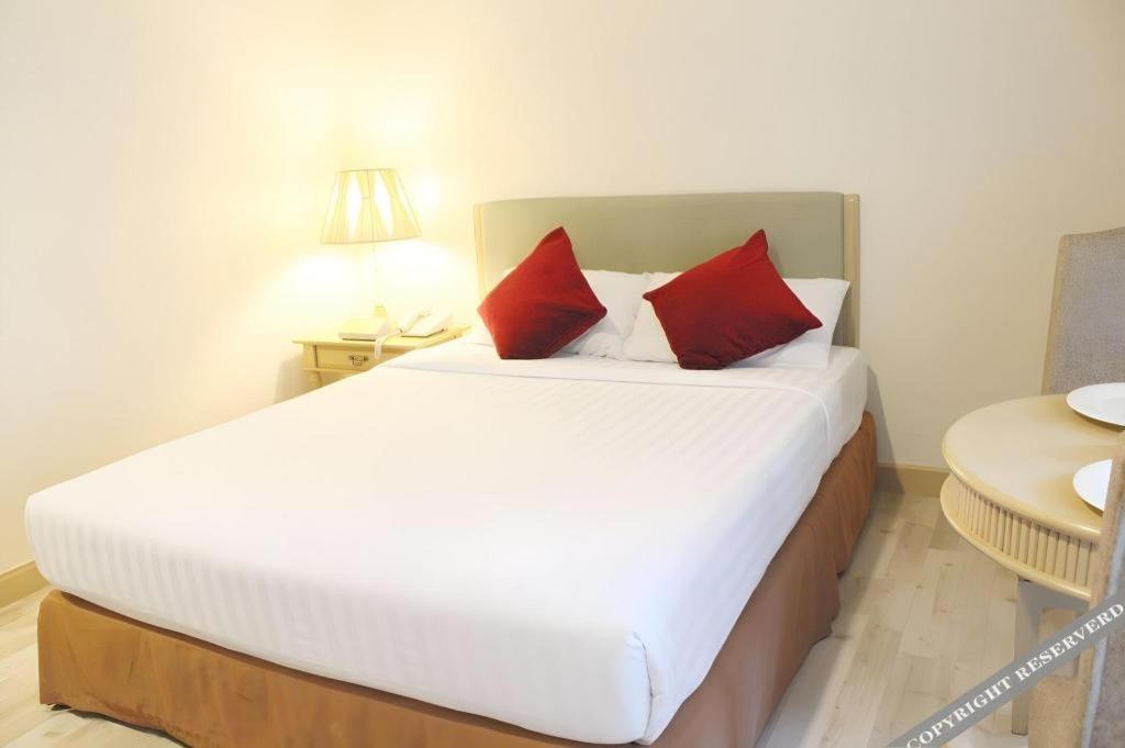 Romance Hotel Srinakarin Bangkok Eksteriør bilde