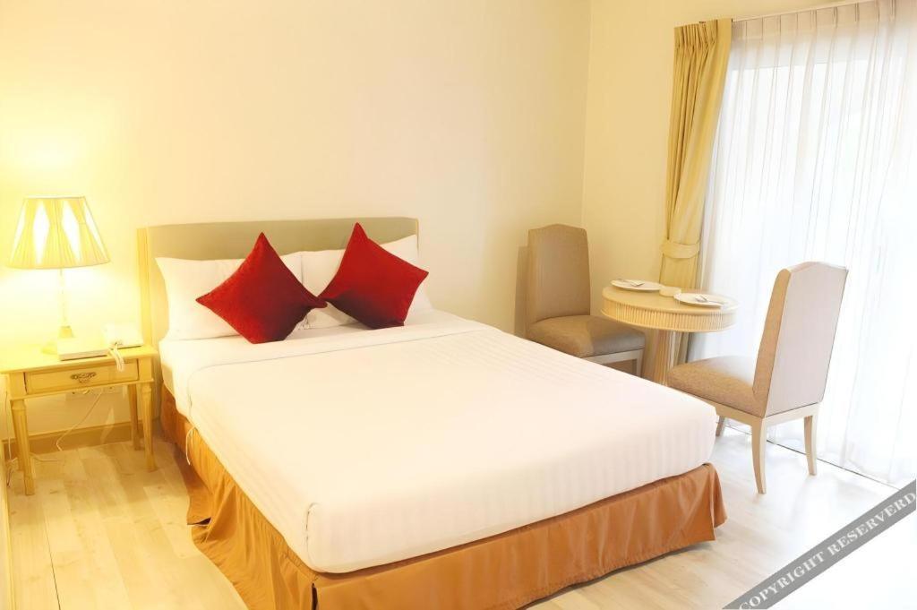 Romance Hotel Srinakarin Bangkok Eksteriør bilde